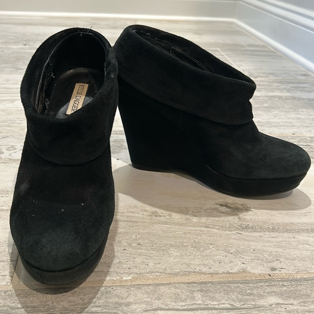 Kelsi Dagger black suede ankle booties, 8.5, wedge